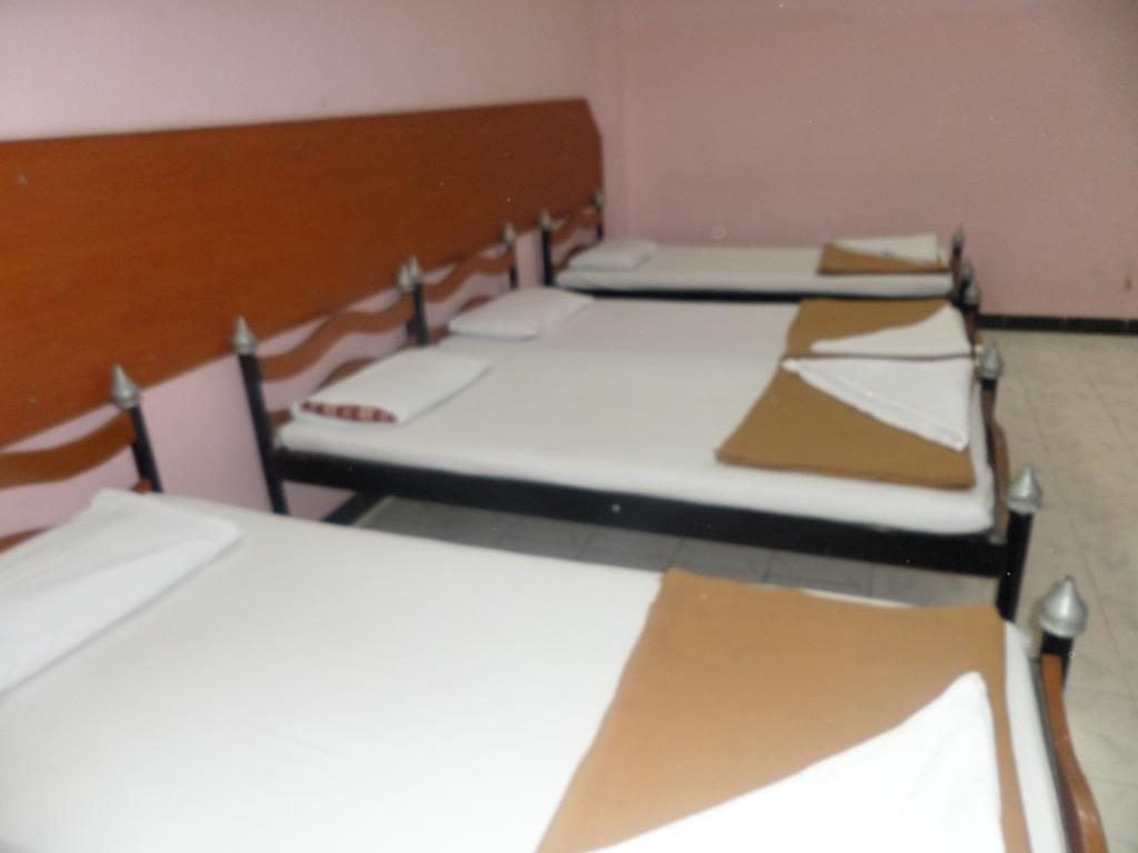 Chalukya Deluxe Kolhapur Exterior photo